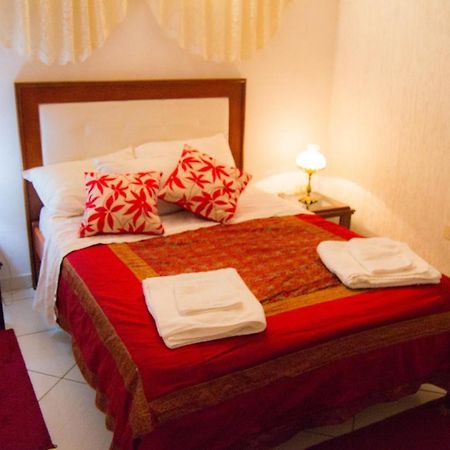 Hotel & Restaurante Guarania 埃斯特城 外观 照片